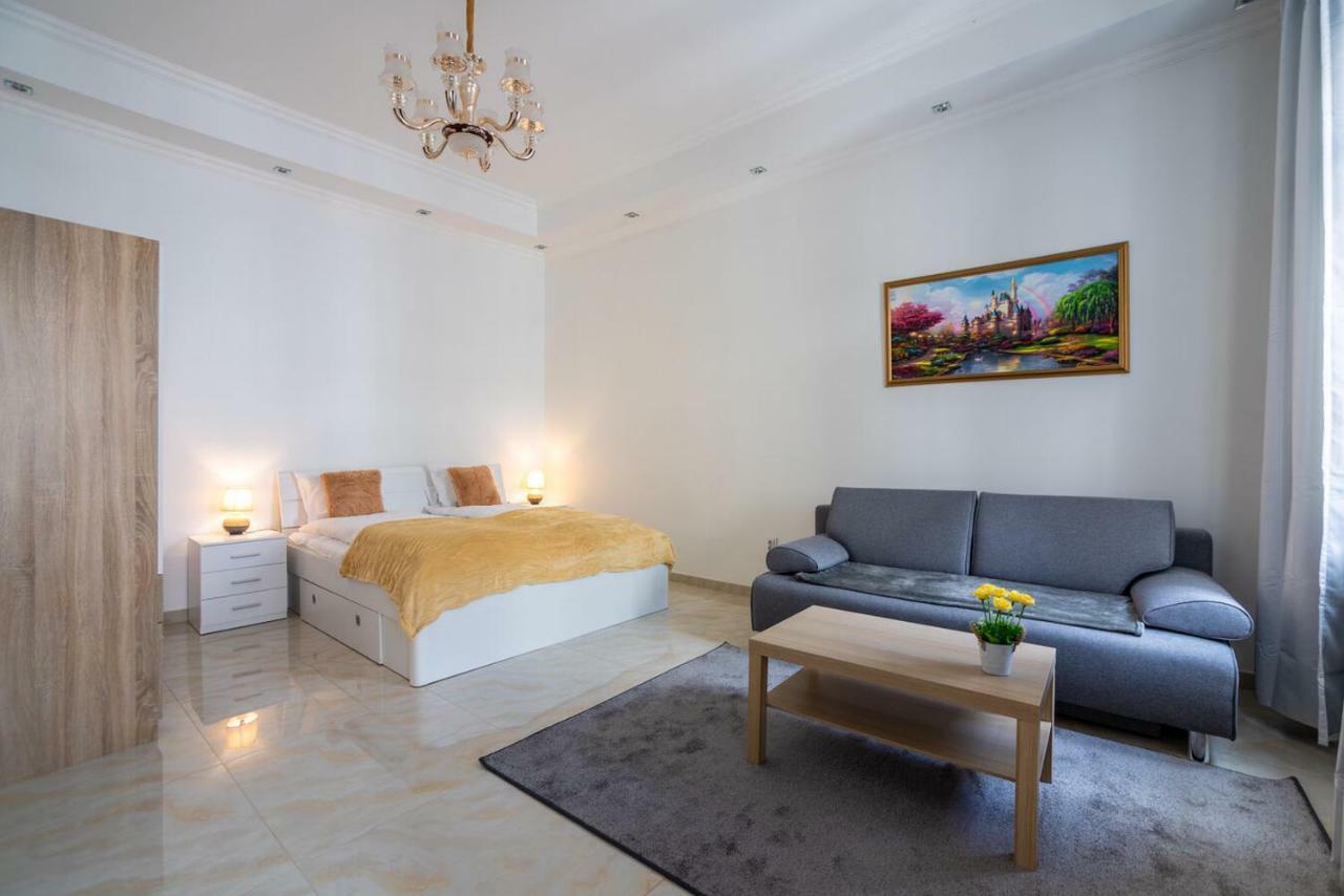 Town Hall Apartment Budapest Bagian luar foto